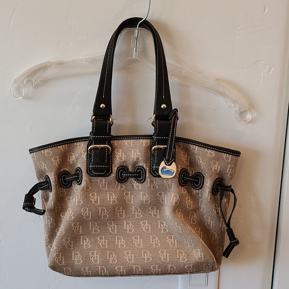 Dooney & Bourke Handbags - Dooney & Bourke bag